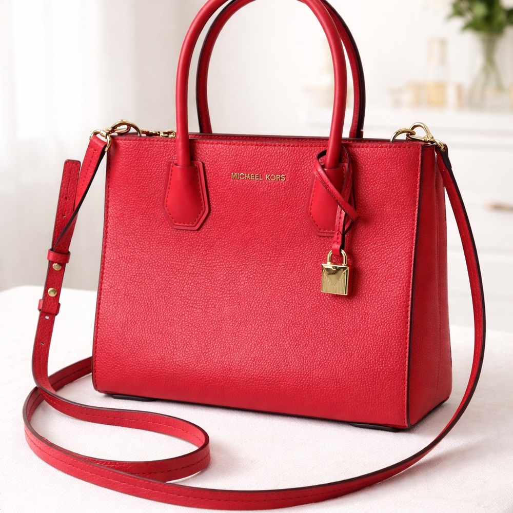 👛 NWOT Michael Kors - Medium Scaffiano Mercer
